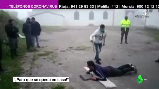 Castigan con latigazos a los que se saltan el confinamiento en zonas indígenas de Colombia Castigan con latigazos a los que se saltan el confinamiento en zonas indígenas de Colombia