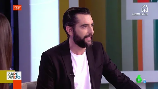 El inesperado lío de Dani Mateo en directo: "No me estoy aclarando con las cámaras, me voy a quedar como Fernando Trueba" El inesperado lío de Dani Mateo en directo: "No me estoy aclarando con las cámaras, me voy a quedar como Fernando Trueba"