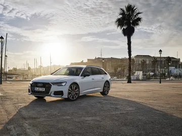 Audi A6 Avant 55 TFSIe quattro Audi A6 Avant 55 TFSIe quattro