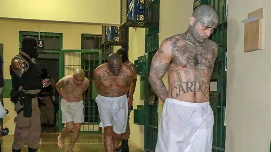 Inspección de seguridad, en el Centro Penal de Máxima Seguridad de Zacatecoluca Inspección de seguridad, en el Centro Penal de Máxima Seguridad de Zacatecoluca