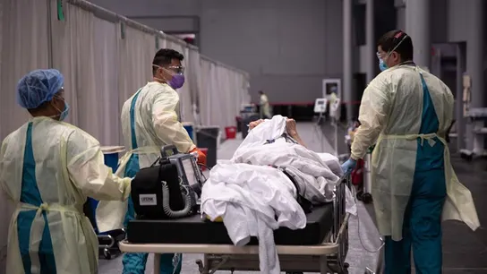 Miembros del servicio del Ejército de EEUU en un hospital de campaña Miembros del servicio del Ejército de EEUU en un hospital de campaña