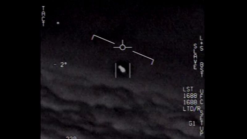 El Pentágono desclasifica tres vídeos de ovnis