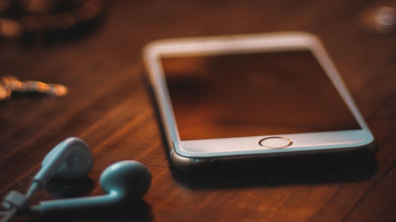 Apple trabaja en baterías flexibles para sus iPhone o iPad plegables