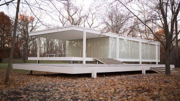 Farnsworth House de Mies Van Der Rohe
