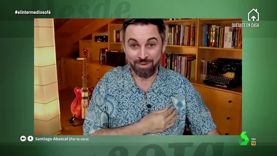 La efusiva transformación de Wyoming en Santiago Abascal: "¡Arriba esos ánimos y arriba España!" La efusiva transformación de Wyoming en Santiago Abascal: "¡Arriba esos ánimos y arriba España!"