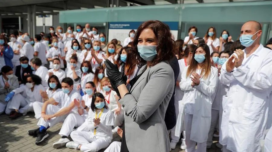 Isabel Díaz Ayuso en el acto de cierre del hospital de Ifema