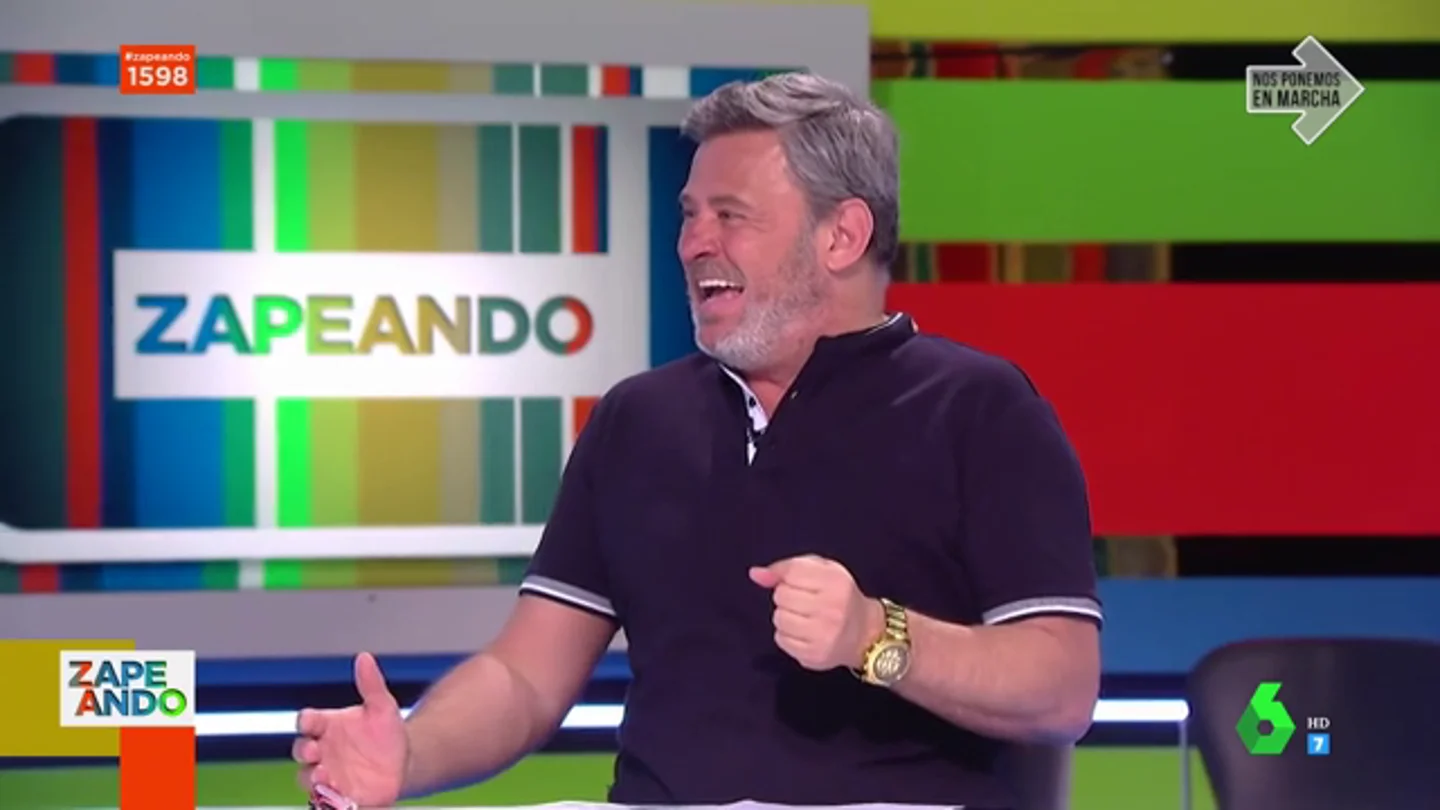 Lo que no se vio de Sé lo que hicisteis: así eran las 'inocentadas' de Miki Nadal al regidor del programa Lo que no se vio de Sé lo que hicisteis: así eran las 'inocentadas' de Miki Nadal al regidor del programa