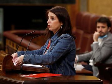 La portavoz del PSOE, Adriana Lastra, interviene en el del pleno del Congreso La portavoz del PSOE, Adriana Lastra, interviene en el del pleno del Congreso