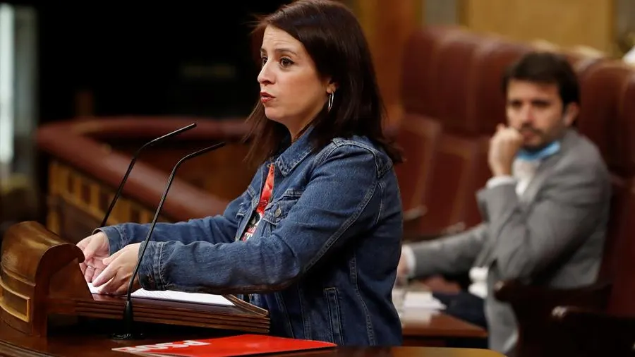 La portavoz del PSOE, Adriana Lastra, interviene en el del pleno del Congreso