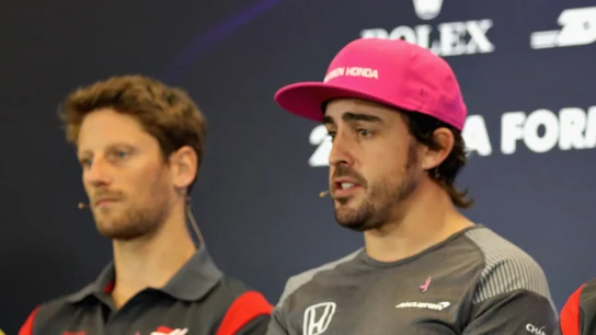 Romain Grosjean y Fernando Alonso Romain Grosjean y Fernando Alonso