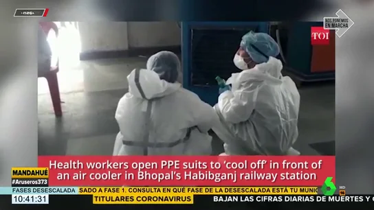 Indignación con dos sanitarios por ponerse en la salida del aire acondicionado con los EPIs puestos Indignación con dos sanitarios por ponerse en la salida del aire acondicionado con los EPIs puestos