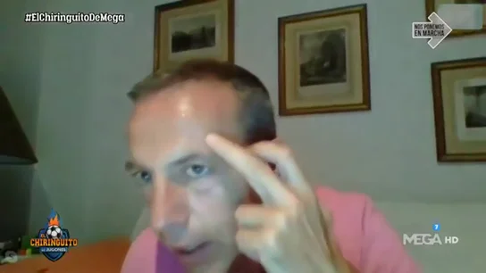 Un mosquito atacó a Cristóbal Soria en directo en 'El Chiringuito' Un mosquito atacó a Cristóbal Soria en directo en 'El Chiringuito'