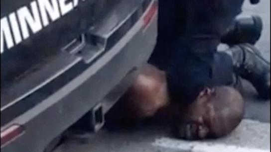 Muere George Floyd, un hombre afroamericano a manos de la Policía Muere George Floyd, un hombre afroamericano a manos de la Policía