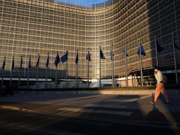 Bruselas propone un fondo para la recuperación de 750.000 millones de euros. Bruselas propone un fondo para la recuperación de 750.000 millones de euros.