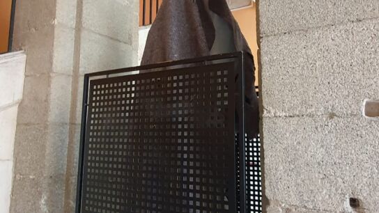 La estatua 'H&eacute;roes de la Covid-19'