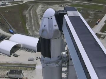 Lanzamiento del primer cohete tripulado privado de SpaceX, streaming en directo