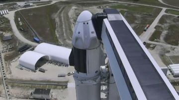 Lanzamiento del primer cohete tripulado privado de SpaceX, streaming en directo