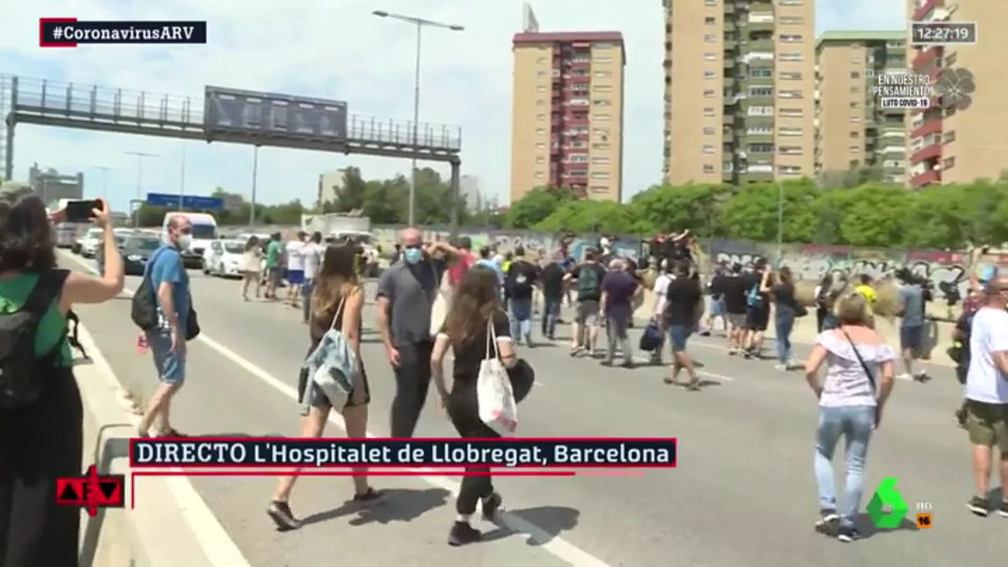 Los trabajadores de Nissan Barcelona cortan las carreteras en protesta por el cierre de la planta Los trabajadores de Nissan Barcelona cortan las carreteras en protesta por el cierre de la planta