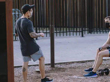 Manteniendo las distancias Manteniendo las distancias