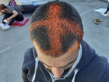 Pintan cruces en la cabeza de varios migrantes con spray a su llegada a Croacia Pintan cruces en la cabeza de varios migrantes con spray a su llegada a Croacia