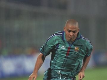 Ronaldo Nazario, en el Barcelona Ronaldo Nazario, en el Barcelona