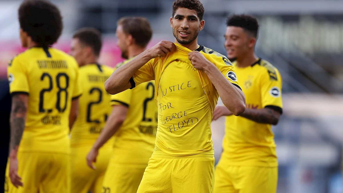 Achraf Hakimi celebra un gol