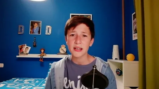 El emotivo vídeo del hijo de un trabajador de Alcoa a Pedro Sánchez: "Quiero poder ver a mi familia" El emotivo vídeo del hijo de un trabajador de Alcoa a Pedro Sánchez: "Quiero poder ver a mi familia"