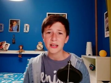 El emotivo vídeo del hijo de un trabajador de Alcoa a Pedro Sánchez: "Quiero poder ver a mi familia" El emotivo vídeo del hijo de un trabajador de Alcoa a Pedro Sánchez: "Quiero poder ver a mi familia"