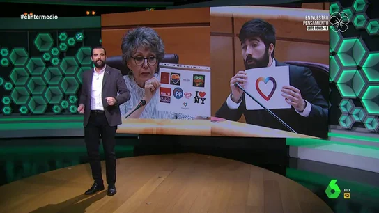 El 'mensaje subliminal' que esconde el crespón de TVE según Vox: "Nos han insultado al pensar que no nos íbamos a dar cuenta" El 'mensaje subliminal' que esconde el crespón de TVE según Vox: "Nos han insultado al pensar que no nos íbamos a dar cuenta"