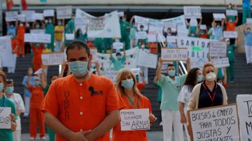 Imagen de archivo de sanitarios del Hospital Gregorio Marañón participan en una concentración
