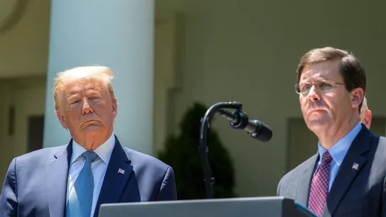 Fotografía del pasado 15 de mayo del presidente de Estados Unidos, Donald Trump, junto a su secretario de Defensa, Mark T. Esper. Fotografía del pasado 15 de mayo del presidente de Estados Unidos, Donald Trump, junto a su secretario de Defensa, Mark T. Esper.