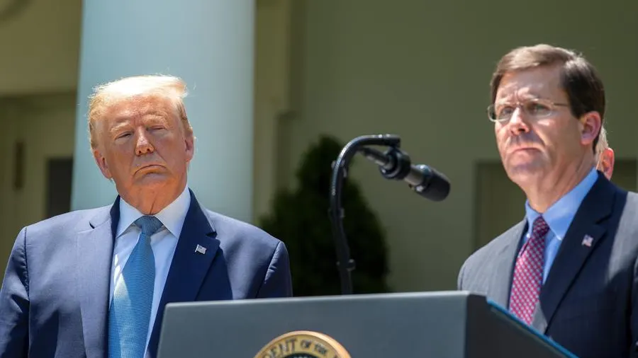 Fotografía del pasado 15 de mayo del presidente de Estados Unidos, Donald Trump, junto a su secretario de Defensa, Mark T. Esper.