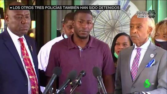 Las duras palabras del hijo de George Floyd: "Mi padre no debería haber sido asesinado así, nos merecemos justicia" Las duras palabras del hijo de George Floyd: "Mi padre no debería haber sido asesinado así, nos merecemos justicia"