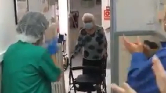 La bisabuela de Cesc abandona su habitación La bisabuela de Cesc abandona su habitación