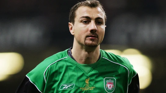 Jerzy Dudek, con el Liverpool Jerzy Dudek, con el Liverpool