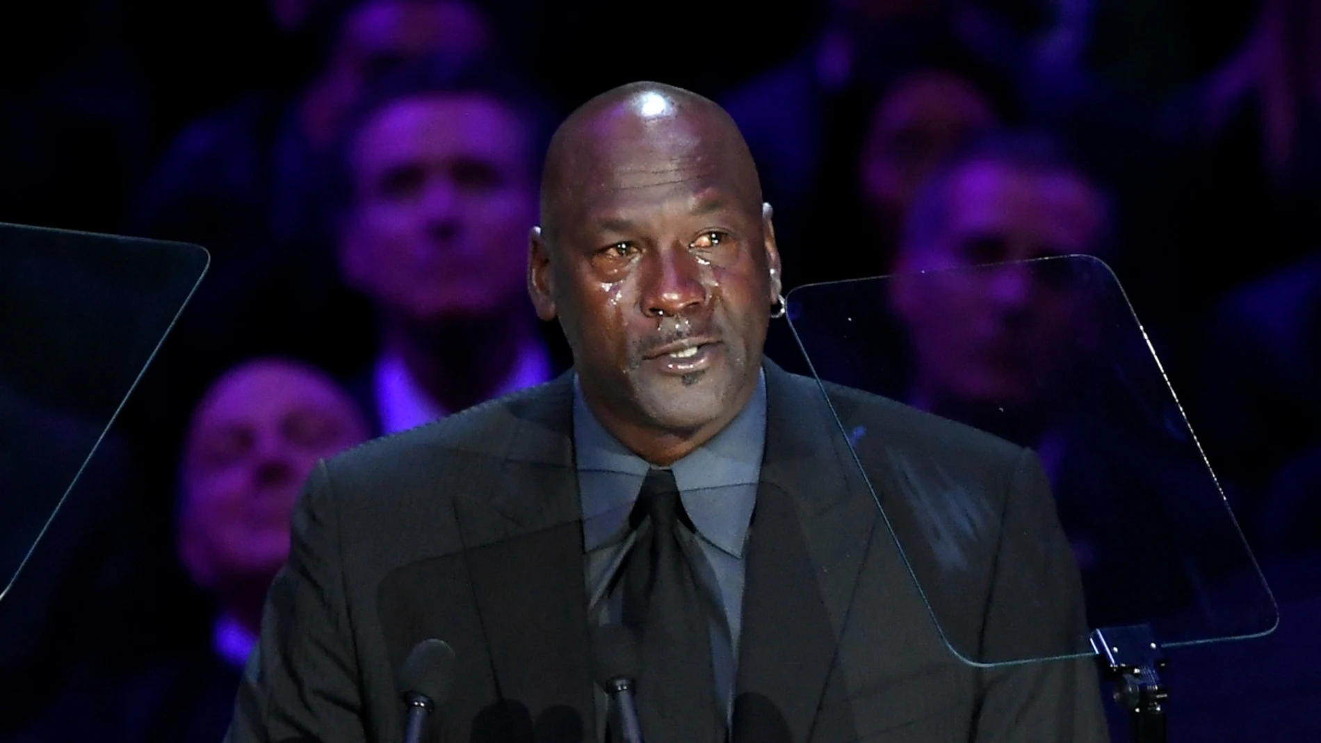 Michael Jordan, entre lágrimas