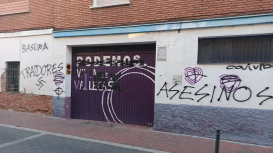 Atacan la sede de Podemos en Villa de Vallecas Atacan la sede de Podemos en Villa de Vallecas