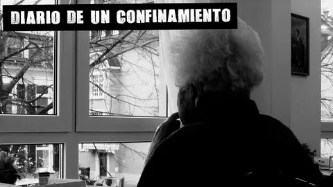 Imagen de una anciana en una residencia de mayores Imagen de una anciana en una residencia de mayores