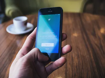 Twitter Twitter