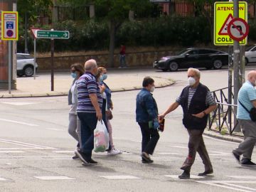 Los vecinos de Vallecas aprueban, bajo control, la llegada del ingreso mínimo vital. Los vecinos de Vallecas aprueban, bajo control, la llegada del ingreso mínimo vital.
