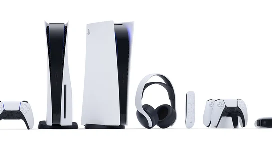 PlayStation 5, junto a sus accesorios PlayStation 5, junto a sus accesorios