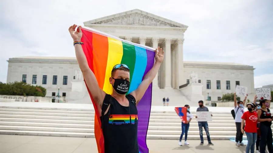El Supremo de Estados Unidos ampara a la comunidad LGTBIQ contra la discriminación laboral El Supremo de Estados Unidos ampara a la comunidad LGTBIQ contra la discriminación laboral