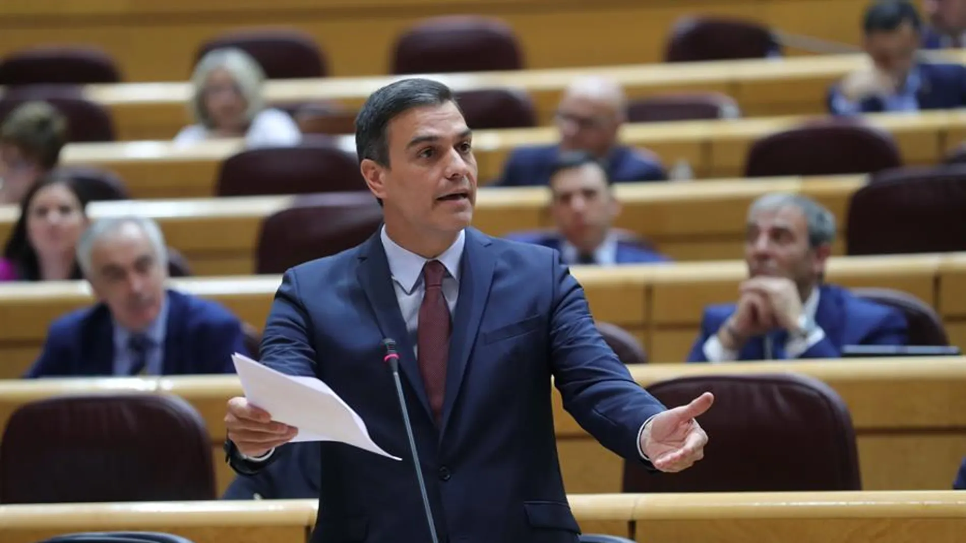 El presidente del Gobierno, Pedro Sánchez, interviene durante la sesión de control 