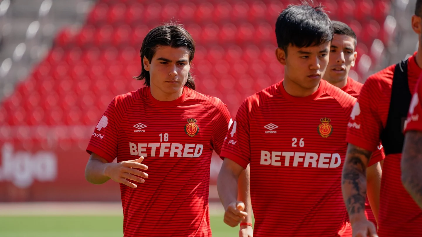 Luka Romero, junto a Take Kubo Luka Romero, junto a Take Kubo