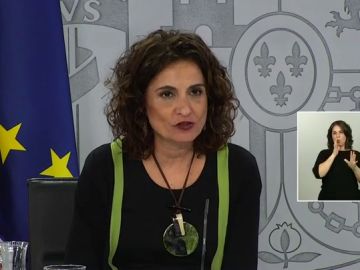 Montero responde a Miguel Bosé y al movimiento antivacunas: "Son un remedio eficaz para prevenir y erradicar enfermedades" Montero responde a Miguel Bosé y al movimiento antivacunas: "Son un remedio eficaz para prevenir y erradicar enfermedades"