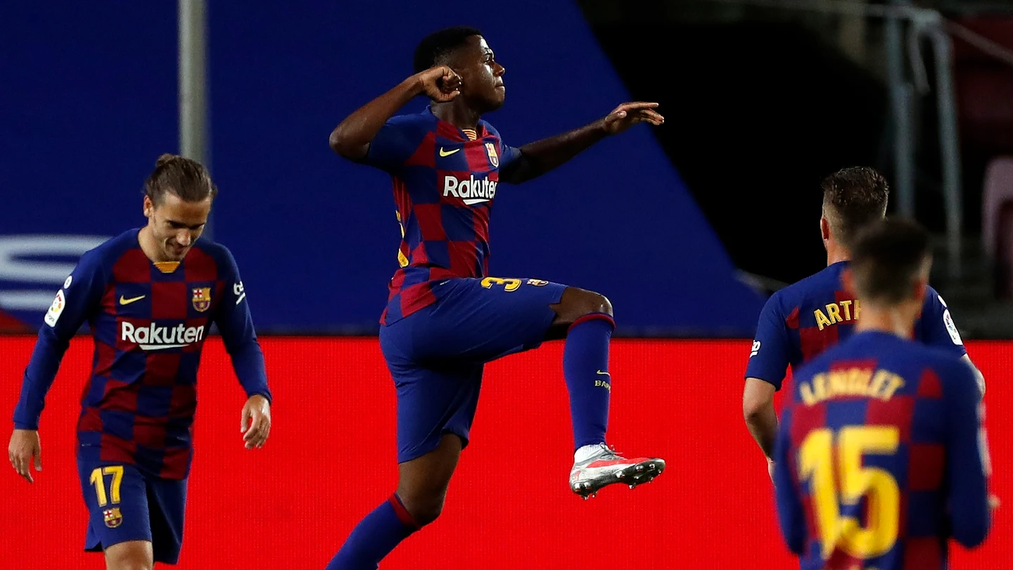 Ansu Fati celebra un gol. Ansu Fati celebra un gol.