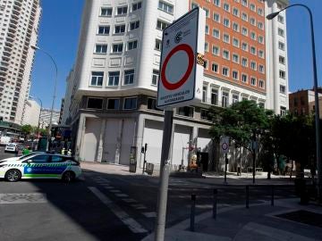 Un cartel de Madrid Central en Plaza España. Un cartel de Madrid Central en Plaza España.