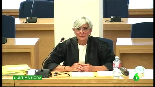 La abogada de Trapero rompe a llorar en el juicio: "Un ciudadano de un pueblo libre no puede expiar faltas que no son suyas" La abogada de Trapero rompe a llorar en el juicio: "Un ciudadano de un pueblo libre no puede expiar faltas que no son suyas"