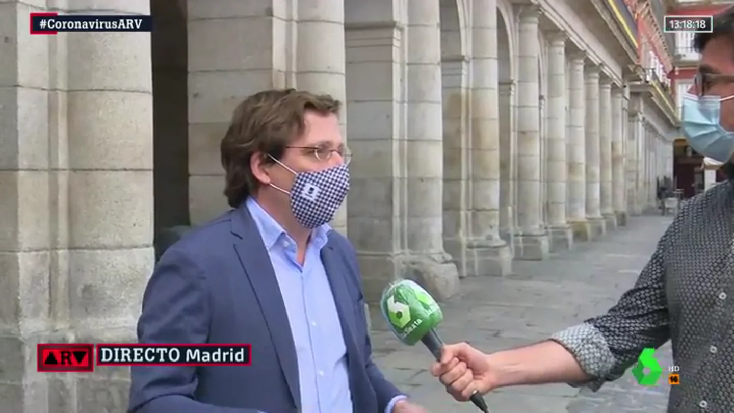 Almeida apuesta por el rebajar la tensión entre oposición y Gobierno: "Sánchez tiene que descolgar el teléfono" Almeida apuesta por el rebajar la tensión entre oposición y Gobierno: "Sánchez tiene que descolgar el teléfono"