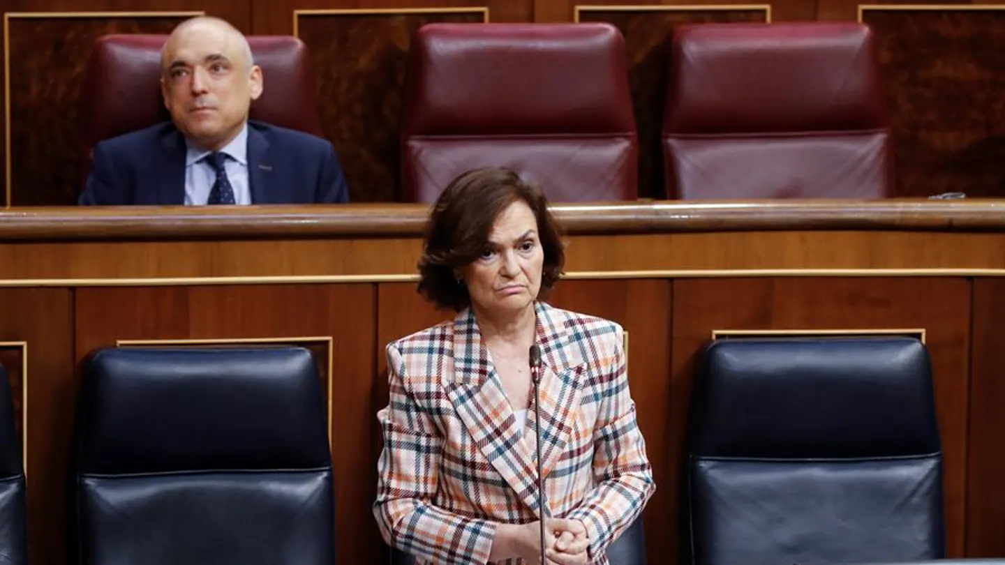 La vicepresidenta primera del Gobierno, Carmen Calvo, durante su intervención en la sesión de control. La vicepresidenta primera del Gobierno, Carmen Calvo, durante su intervención en la sesión de control.
